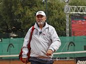 Jako skvlý tenista se na VIP turnaji osobností pedvedl moderátor Jan Rosák