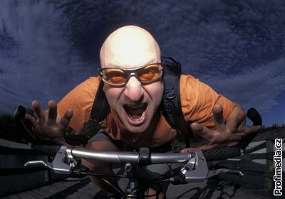 Cyklisté se potýkají i s adou patných technických eení.
