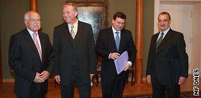 Mirek Topolánek a Alexandr Vondra pi setkání s prezidentem