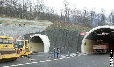Uzaven je nejen tunel Libouchec, ale také dalí tunel Panenská.