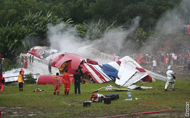 Letadlo havarovalo ve patném poasí.