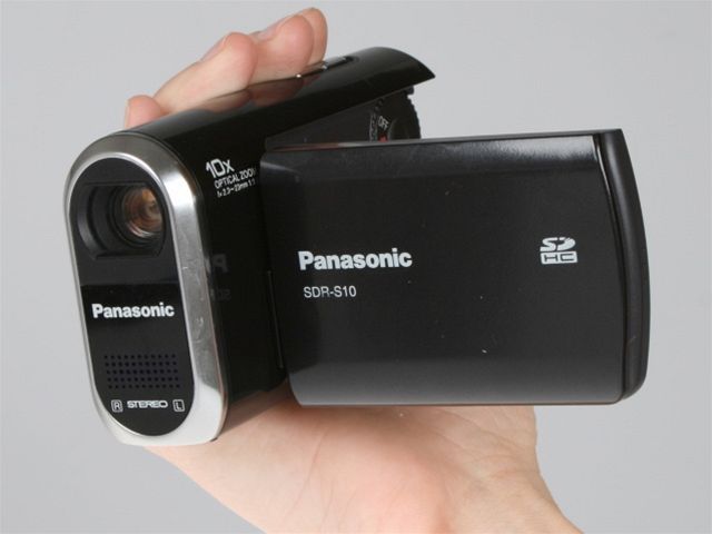 Odolná videokamera Panasonic SDR-S10