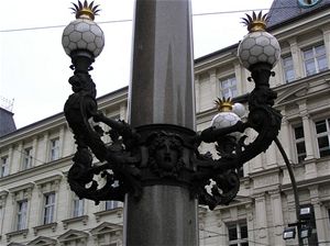 160 let pravidelného veřejného osvětlení v Praze