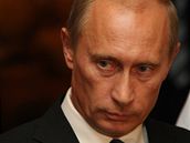Poslanci ruské Státní dumy se nového kolegy Putina zejm nedokají.