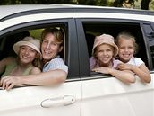 Cestovní nevolnost neboli kinetózu má mnoho lidí spojenou se školními a rodinnými výlety.