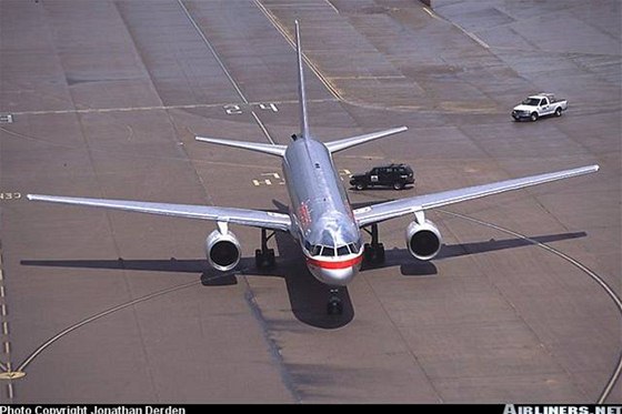 Boeing 757 spolenosti United Airlines musel nouzov pistát v Salt Lake City. Ilustraní foto