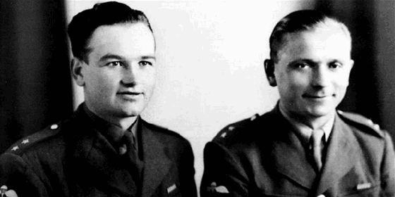 Jan Kubiš (vlevo) s Jozefem Gabčíkem 18. prosince 1941. Je to jejich poslední...