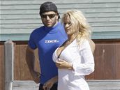 Pamela Anderson a Rick Salomon v Malibu (30. záí 2007)