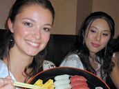 Veronika Pompeová v japonském sushi baru