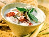 Thajská kuecí s houbami