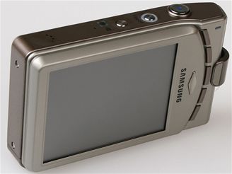 Samsung i7 zezadu shora a z boku 2