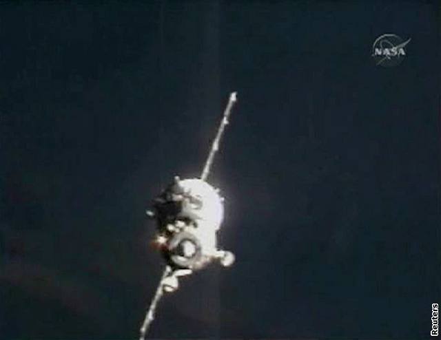 Kosmická lo Sojuz pistála u ISS