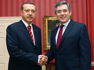 Tureck premir Erdogan s britskm premirem Brownem v Londn