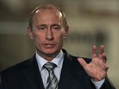 Car Putin. Rusm se líbí jeho vláda pevné ruky, co potvrdili i v parlamentních volbách.