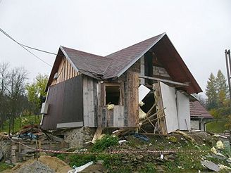 exploze chaty ve Zdchov na Vsetnsku (30.10. 2007)