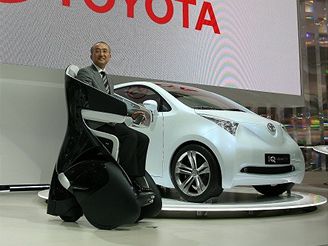 Katsuaki Watanabe, f Toyoty v konceptu i.REAL