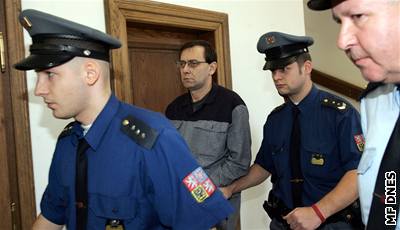 Ladislav Winkelbauer - Novák se nedokal obnovy svého procesu. Tiadvacetiletý trest mu zstává.