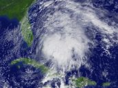 Boue Noel zesílila na hurikán prvního stupn