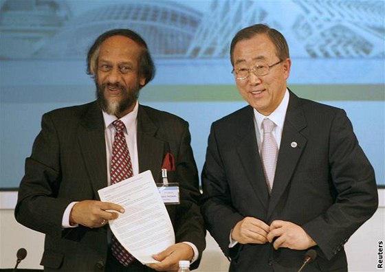 Pedseda IPCC Rádendra Paaurí a generální tajemník OSN Pan Ki-mun