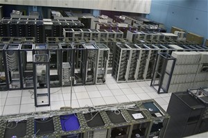 CERN - 01 serverovna vypocetniho centra