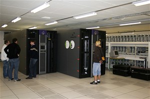 CERN - 21 magnetopáskové zálohovací zařízení