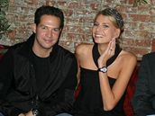 Pestoe Hanka Soukupová práv piletla z losangeleské pehlídky Victoria´s Secret znan unavená, pila na oslavu sametové revoluce i se svým manelem Drewem