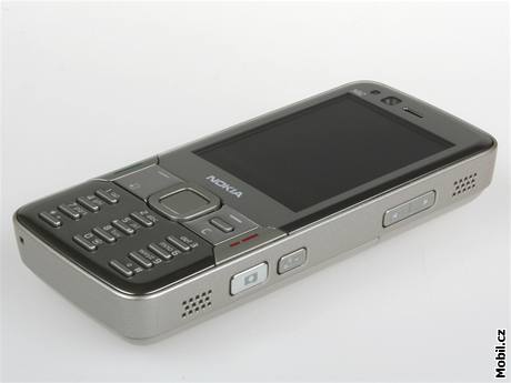 Nokia N82