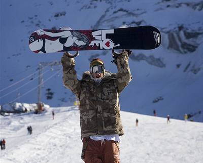 VIDEO: Jak jsem se postavil na snowboard ve 34 letech - iDNES.cz