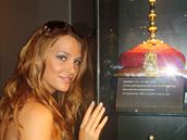 Kateina Sokolová v muzeu perel v ín