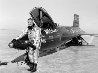 Neil Armstrong u letadla X-15