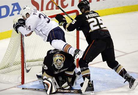 Anaheim - Edmonton: Pisani ped Giguerem, bránný Prongerem