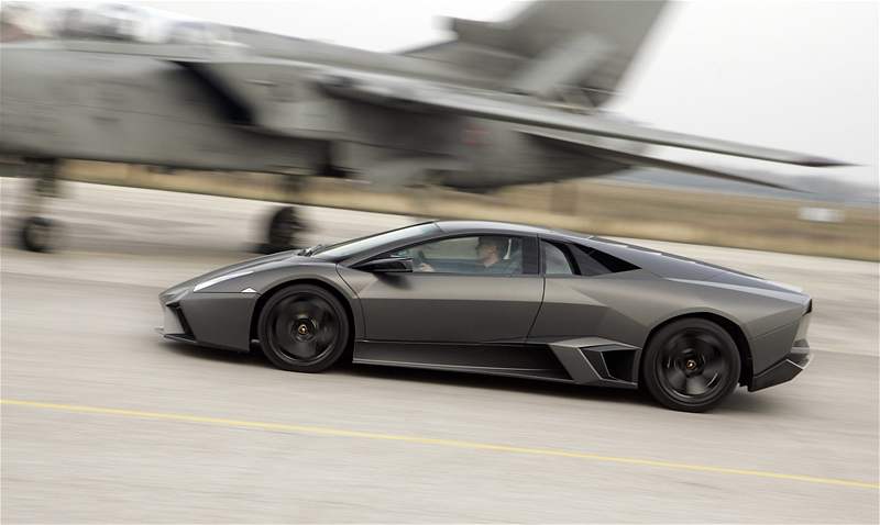 Lamborghini Reventón v. Panavia Tornado