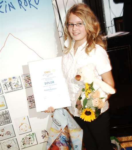 Kristýna Kuchaová s diplomem a cenou za in roku 2007