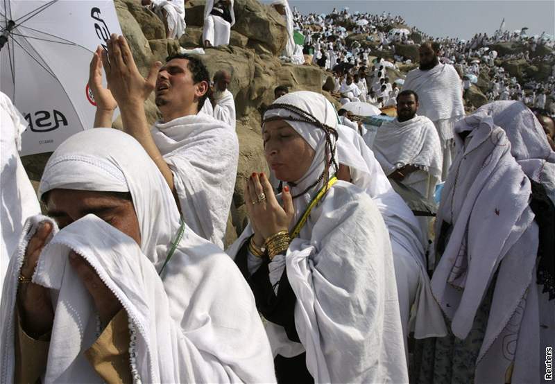 Muslimská pou do Mekky - modlitby na planin Arafát