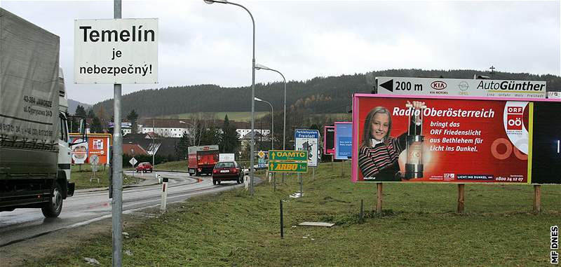 Pohraniník na pechodu mezi eskem a Nmeckem.