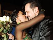 Tanení partnerku herce Jiího Schmitzera Simonu vrkovou ekalo po vyazení ze soute StarDance 2 poádné pekvapení. Její pítel ji poádal o ruku. 