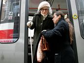 Reportérka MF DNES v masce sta�eny