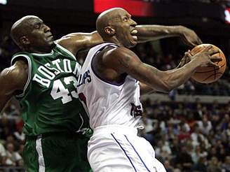 Detroit - Boston: Billups útoí, Perkins brání