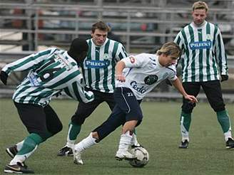 Opiela prochází obranou Bohemians Praha