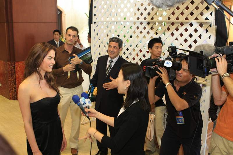 Thajská televize zpovídala finalistky soute eská Miss
