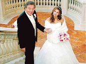 MEX: Karel Gott se tajn� o�enil
