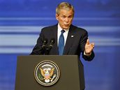 Prezident Bush bhem projevu v Abú Zabí.