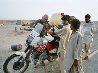 Motovprava do Indie: Pakistnsk benzinka
