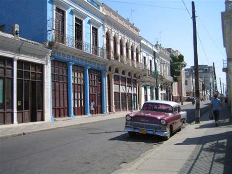 Koup vlastního mobilu není pro vtinu Kubánc finann moná
