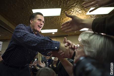 Mitt Romney sice získal u tetí stát, ale zatím vítzí spí v bojích bez protivníka. O Wyoming a Nevadu se jeho republikántí soupei moc nesnaili a v Michiganu, ze kterého pochází, vyhrát musel