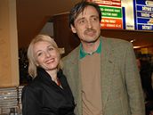 Herci Veronika �ilková s Martinem Stropnickým pok�tili 24. ledna v Praze knihu "2 v 1". 