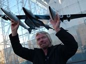 Miliardá Richard Branson se svou vesmírnou lodí