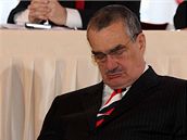 Karel Schwarzenberg ve �pan�lském sále p�i sch�zi obou komor parlamentu (8. 2. 2008)