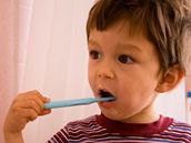 itní zub, zubní pasta. 