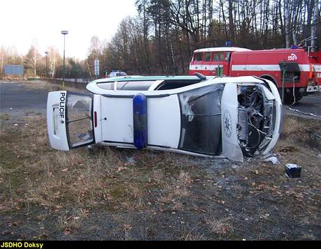 Stet policejní fabie a Opelu Vectra (10.2.2008)
